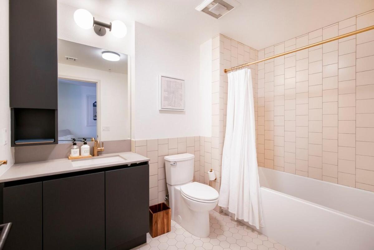 2Br Hollywood Luxurious Condo ลอสแอนเจลิส ภายนอก รูปภาพ