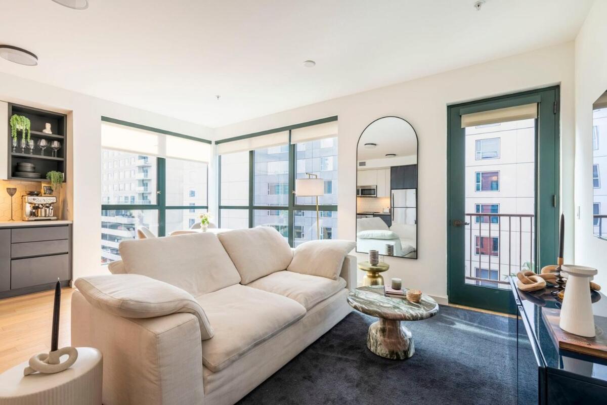 2Br Hollywood Luxurious Condo ลอสแอนเจลิส ภายนอก รูปภาพ